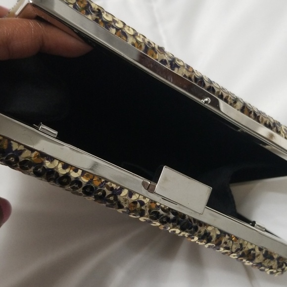 Clutch - Picture 2 of 3